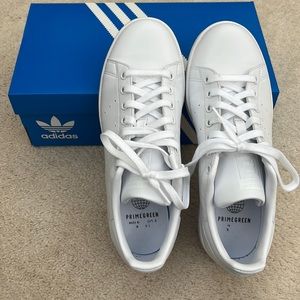 Adidas Stan Smith white tennis shoes
